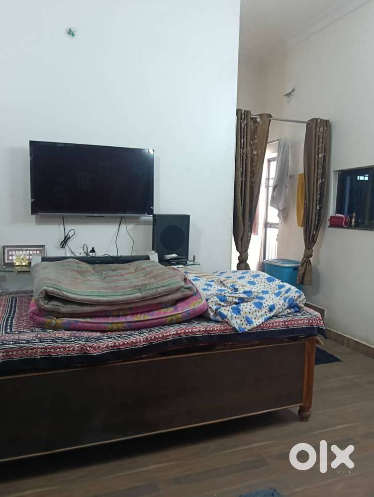 fully furnished 2BHK at Agroha Colony nearby Raipura Chowk