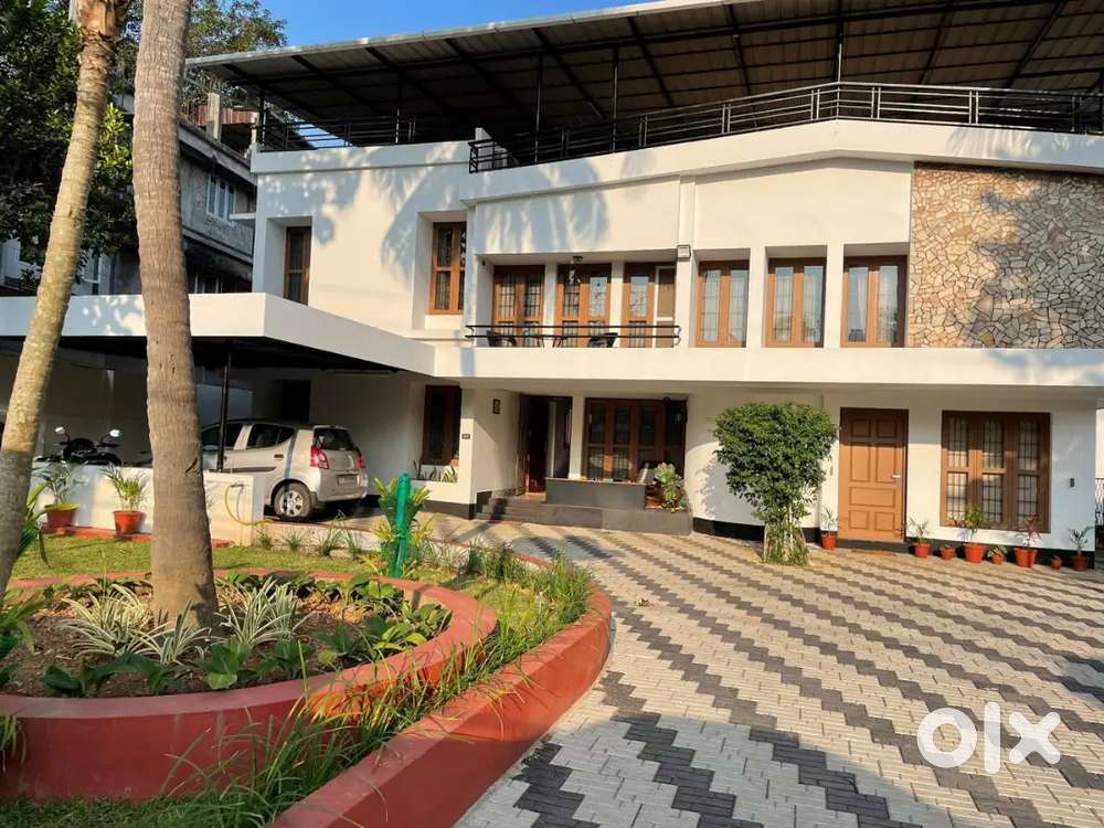 1 BHK FOR RENT THRIPONITHURA NEAR KARIGACHIRA // FAMILY LADIES  GENTS