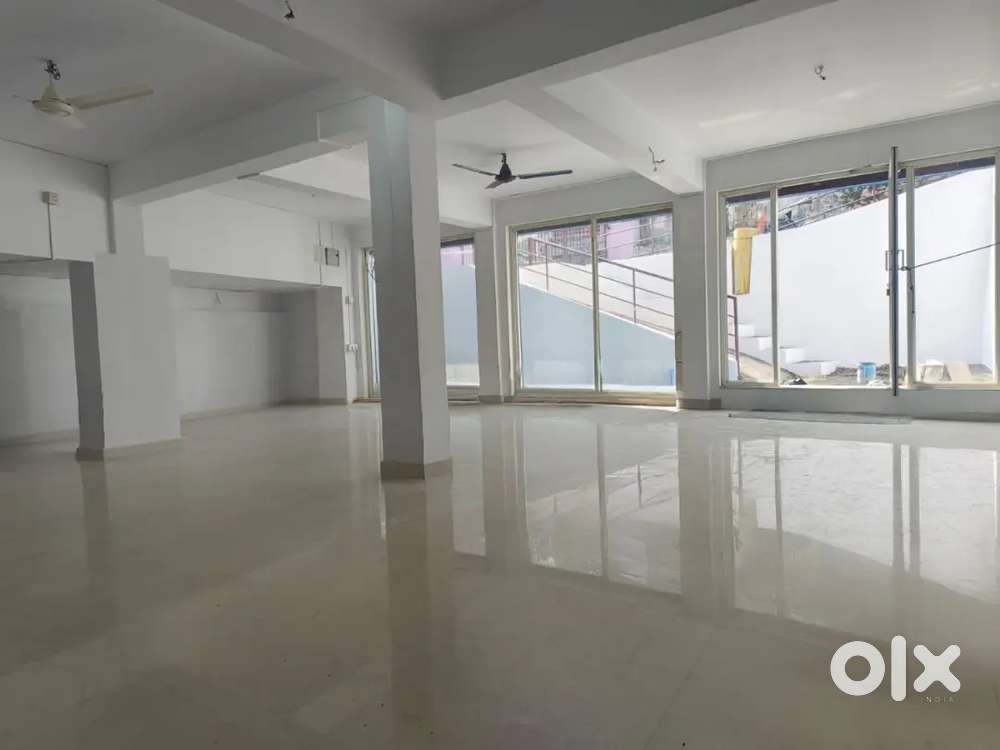 Commercial space 850 sqft for rent in Jagathy.