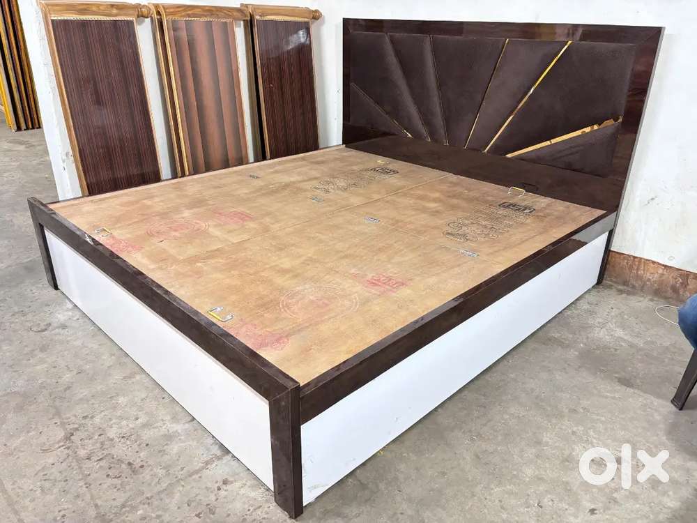 New box bed having size 6/7.