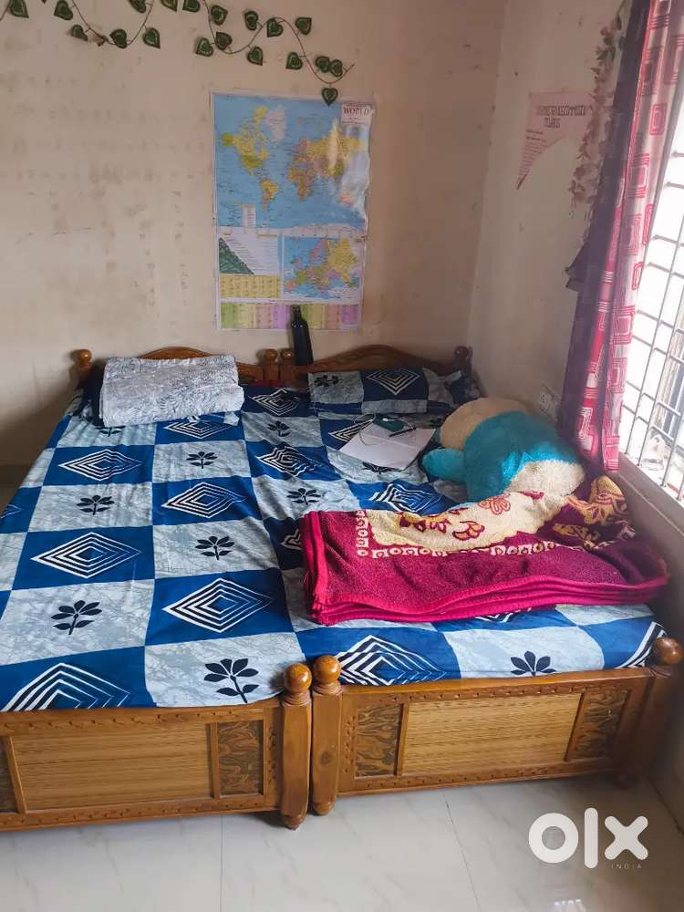 Selling the beds for reasonable price both wil be in 12k