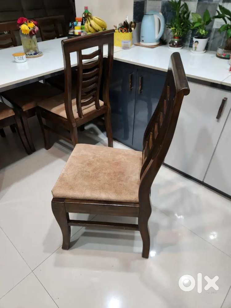 5 dinig table diwan chair