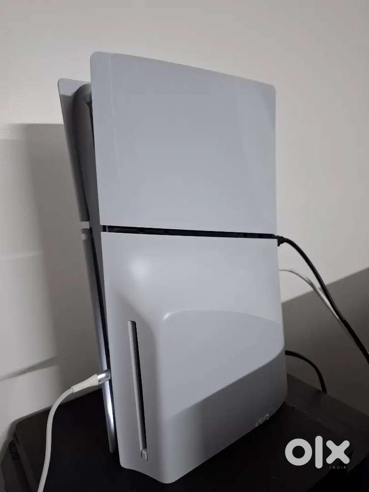 PlayStation 5 1TB Disc Ed. With 1 Extra Controller & Games.