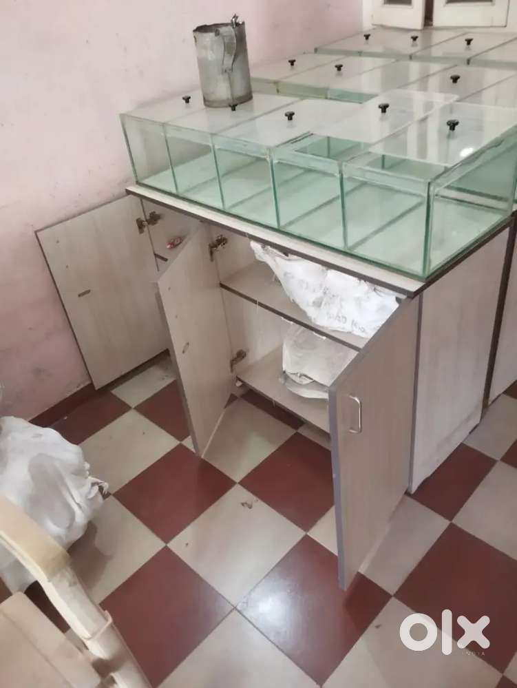 Cupboar with glass self