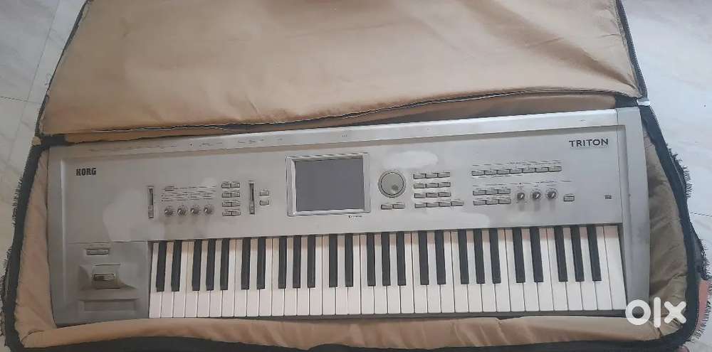KORG KEYBOARD