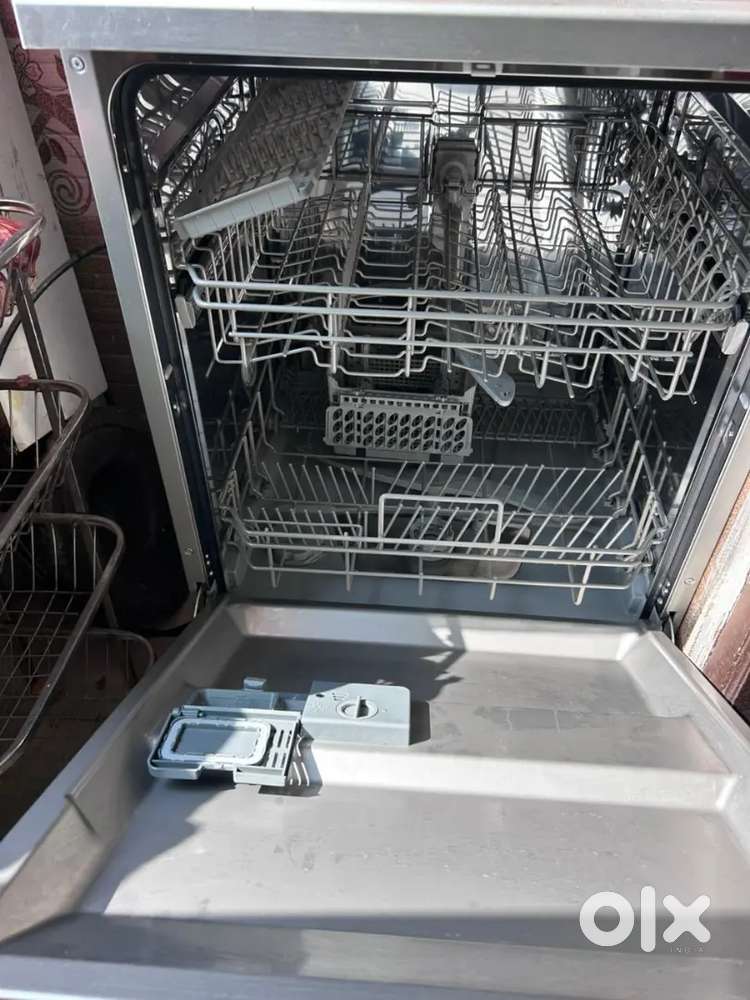 Dishwasher midea company good working