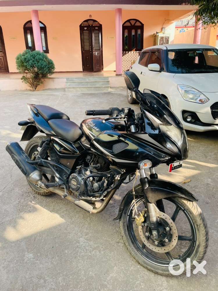 Bajaj pulsar 220F