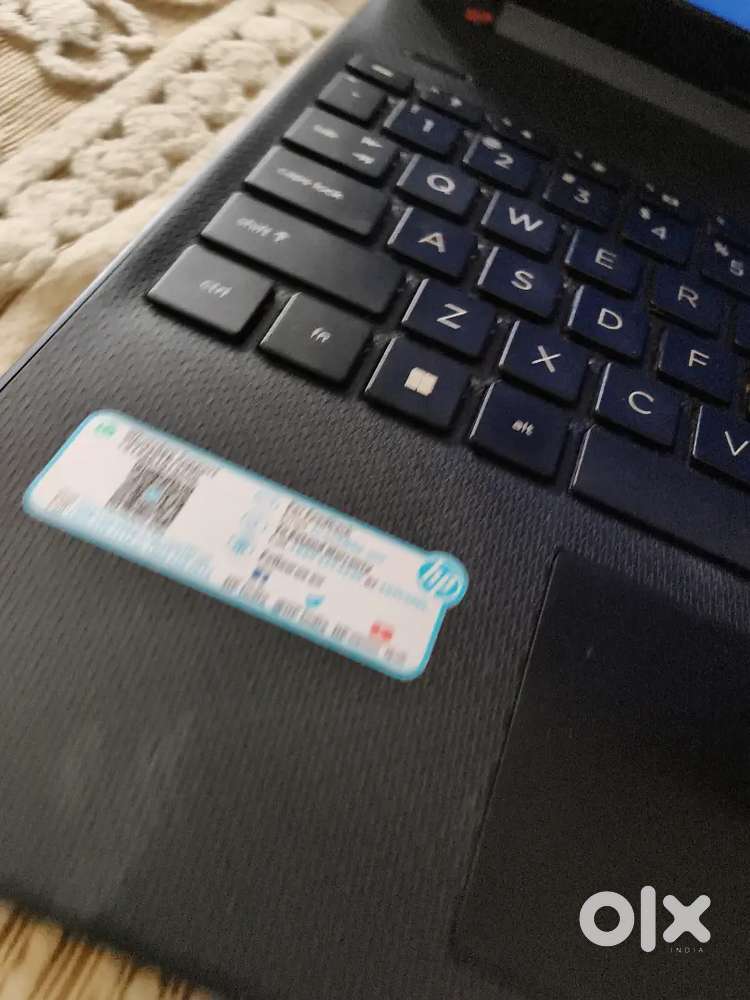 A leptop selling the