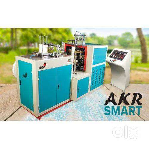 AKR smart Fully automatic paper cup machine.     Capacity: 60-65 pics/
