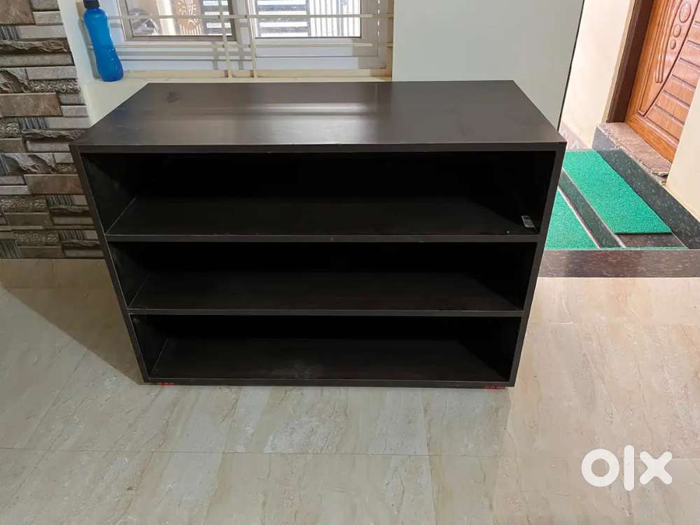 Avr and integrated amplifier rack