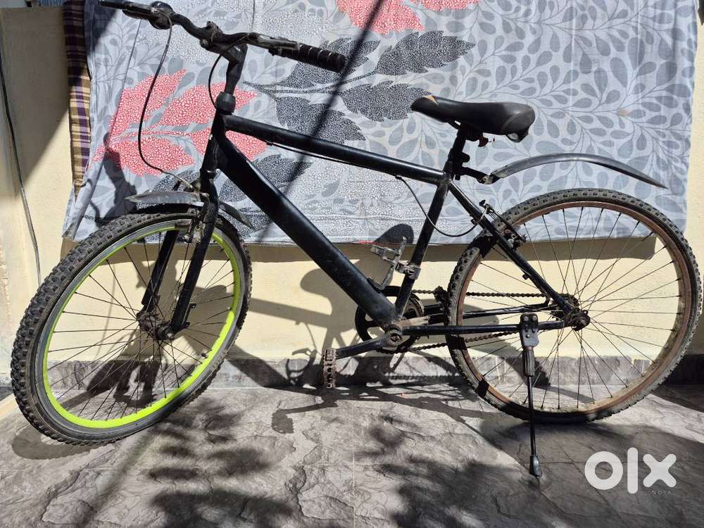 Power breaks , up.down seat feature , black color, rear ring changed