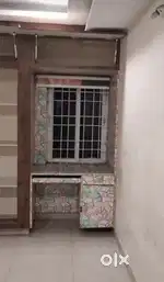 GOOD LOOKING FLAT
