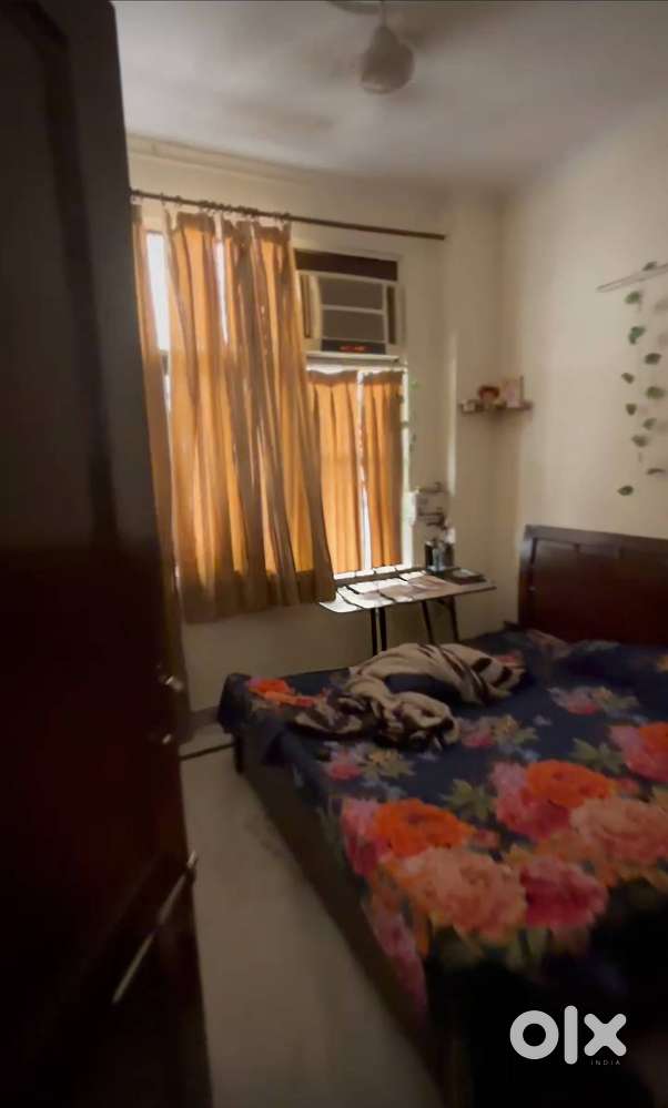 Sharing Room is available in Old Rajinder nagar