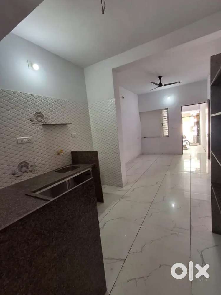 1 bhk ...for family& bachler/ Saprate