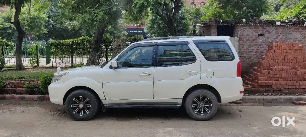 Tata Safari Storme 2013