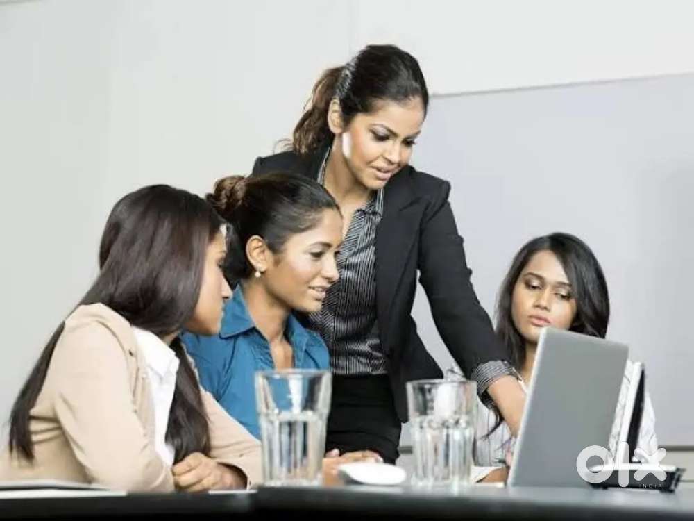 Female age 18-32 Reception office supervisor