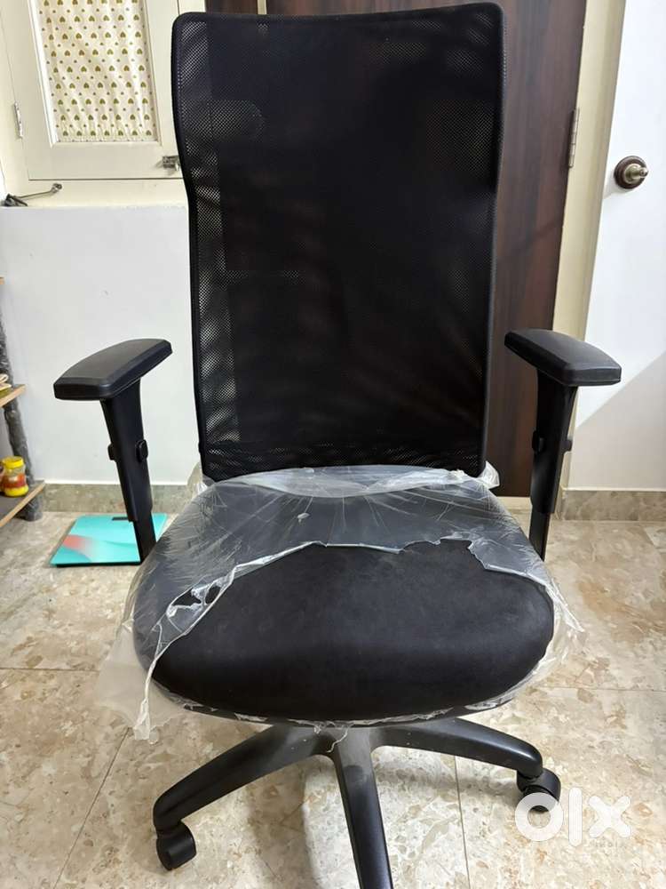 Ergonomic Chair & Computer Table for Sell