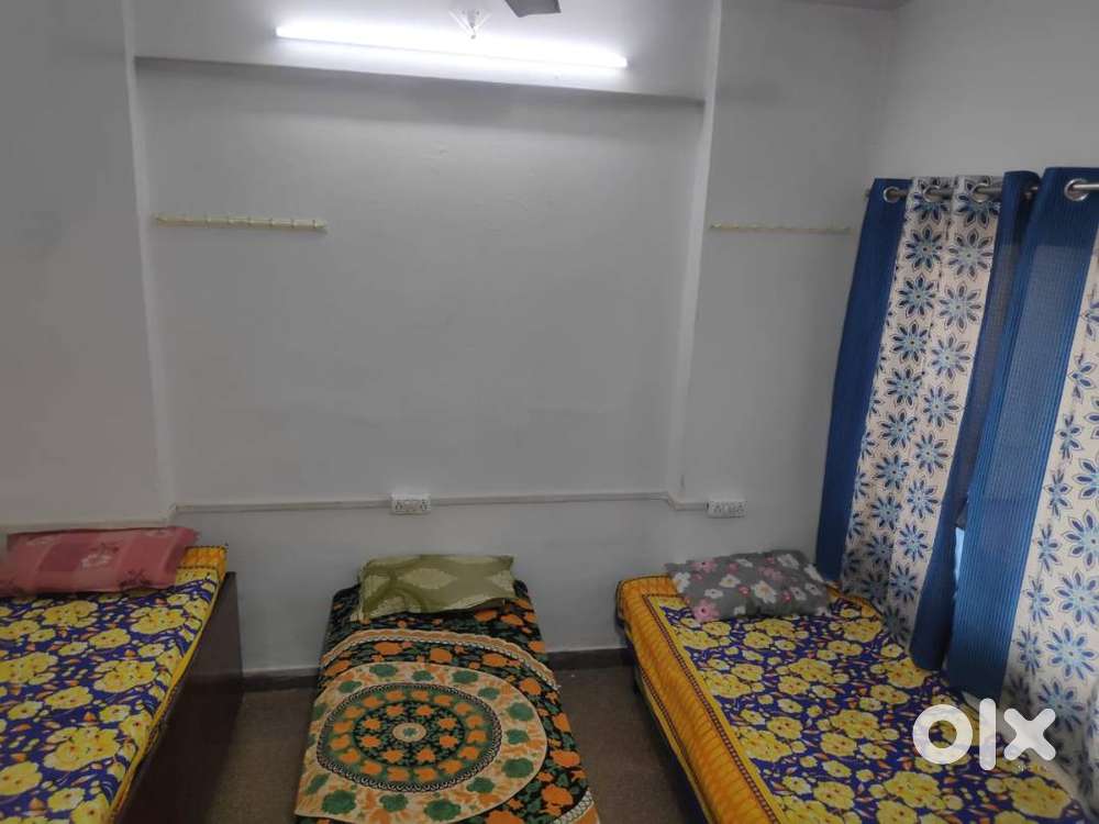 Available P G in Mumbai for Male & Female