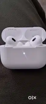 New Apple Airbuds