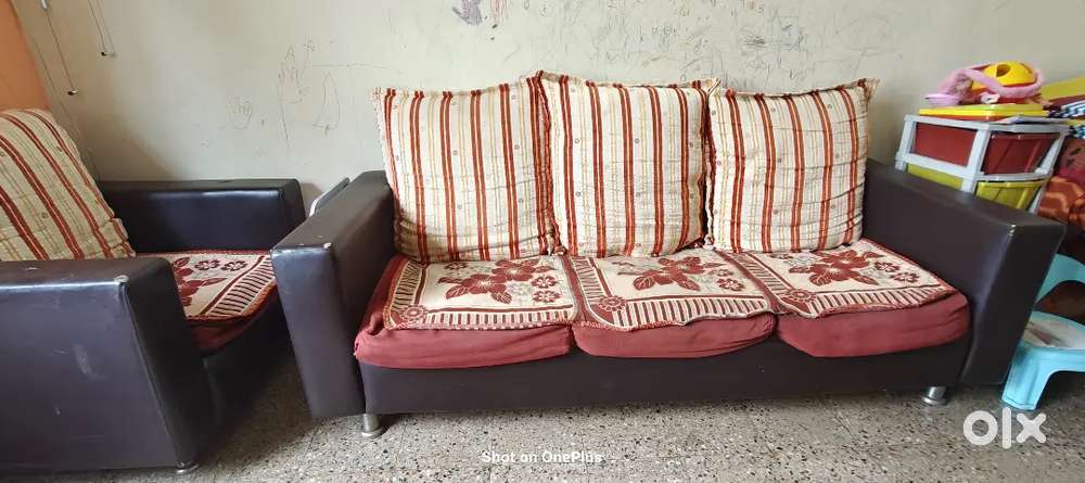 3+2 Sofa for sell in use condition
