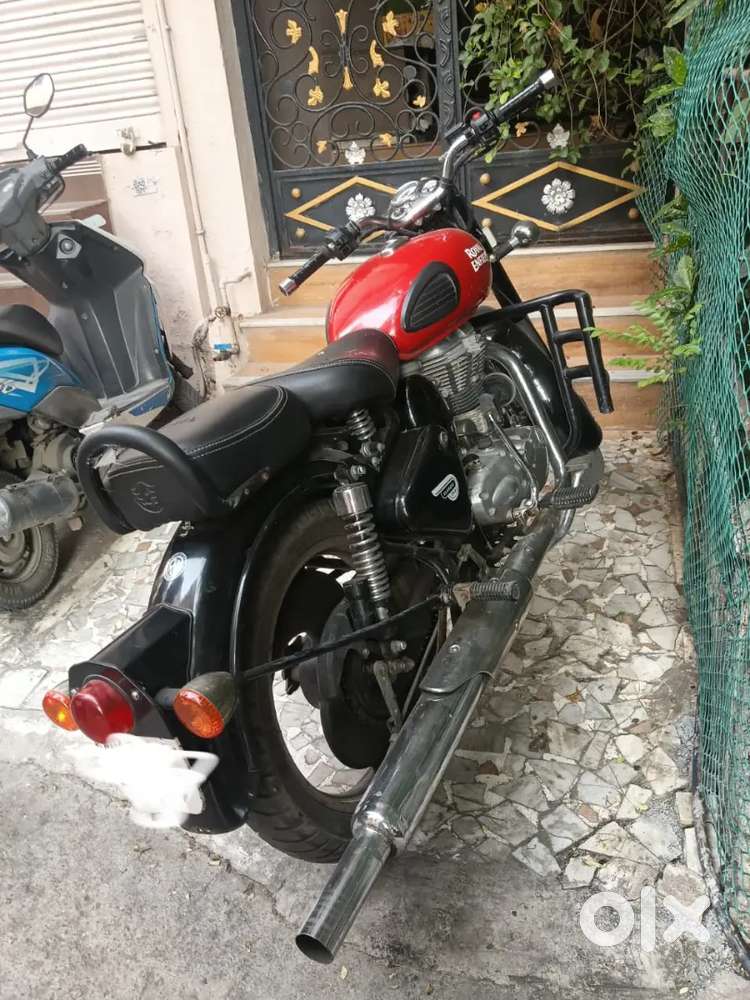 Excellent condition. With 3 silencer