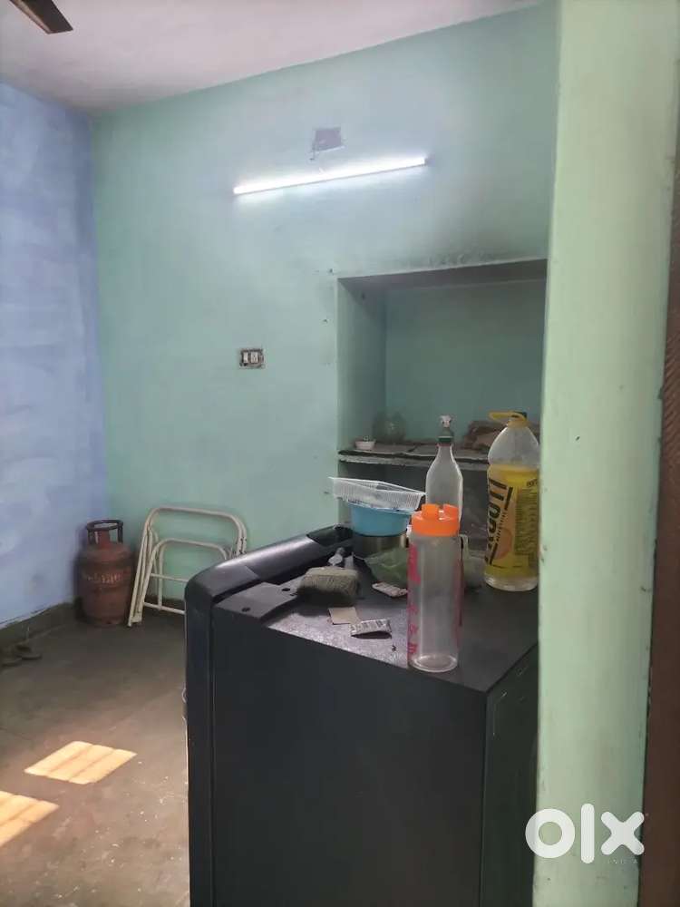 Room available for rent only girls and families