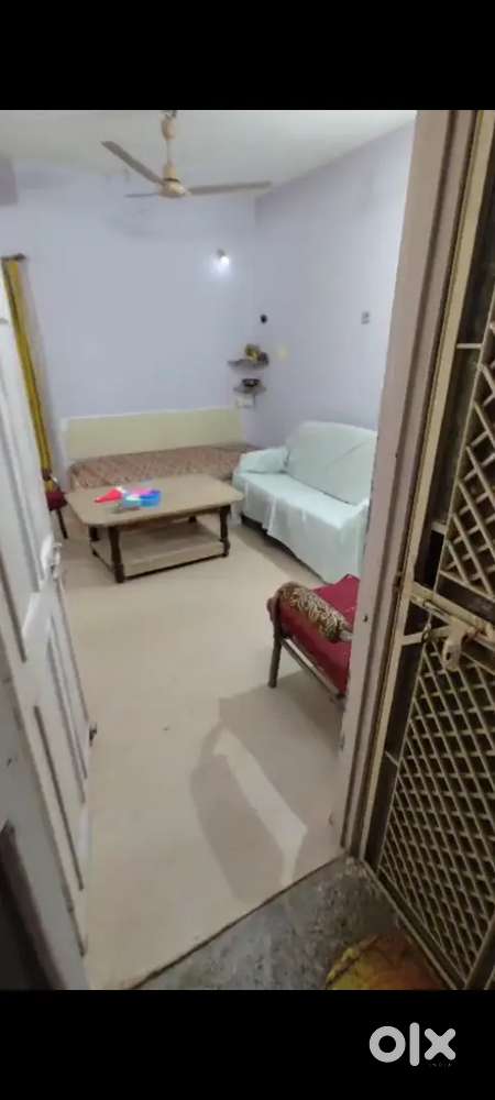 2bhk full furnished independent flat covered campuse