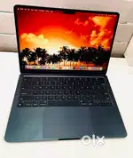 ( Mac huB ) - Apple MacBook Air 13 inch m2 chip 2022 - 8 GB / 256 GB.