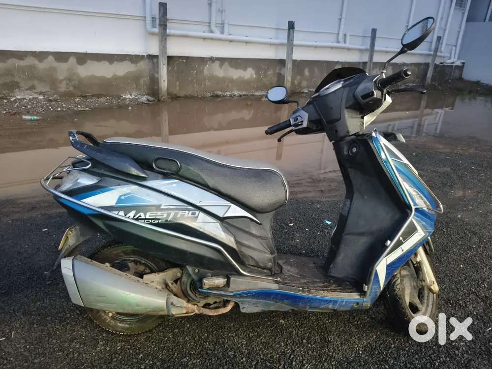 Maestro Edge 110 scooty colour white and blue very good condition
