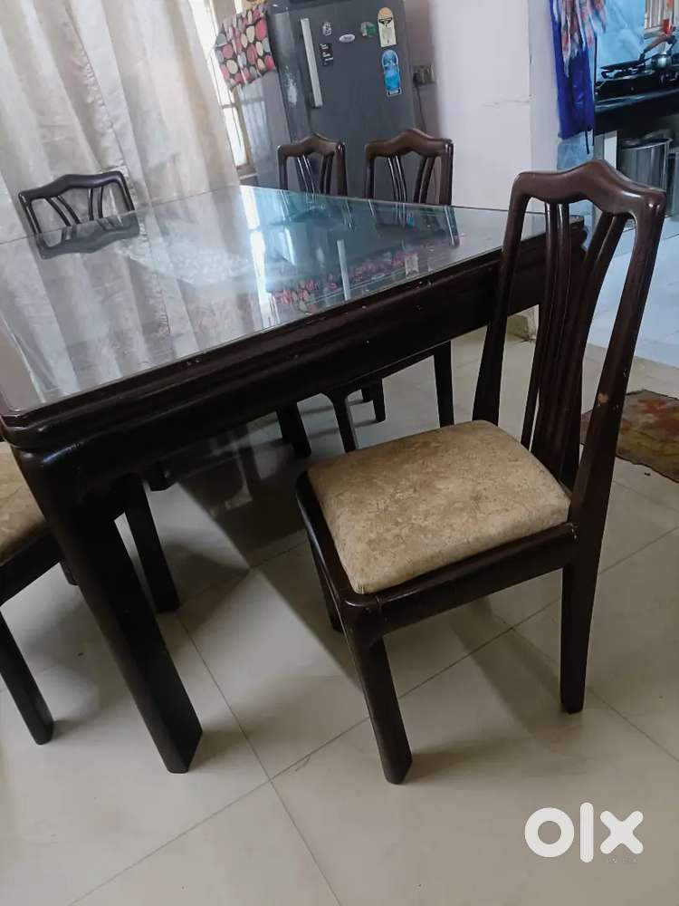 6 seater dining table