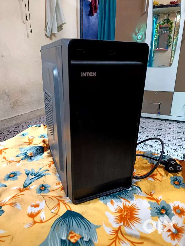 Computer CPU intel core 4GB and 500Gb