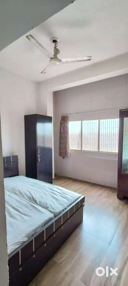 Need a flatmate (girls only)