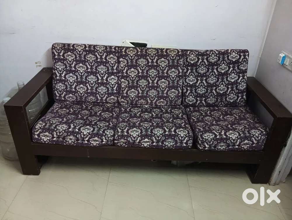 Teak wood hand made good condition newly purchased