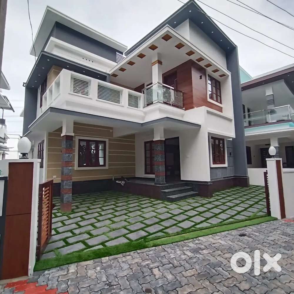 4 BHK VILLA FOR  RENT KIZHAKKAMBALAM, INFOPARK 8 KMS FAMMILY ONLY