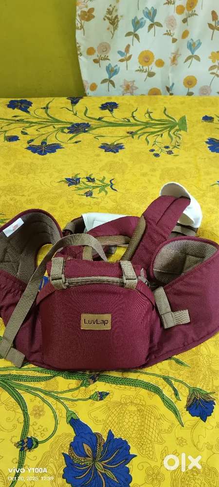 Luvlap Royal baby hip seat carrier