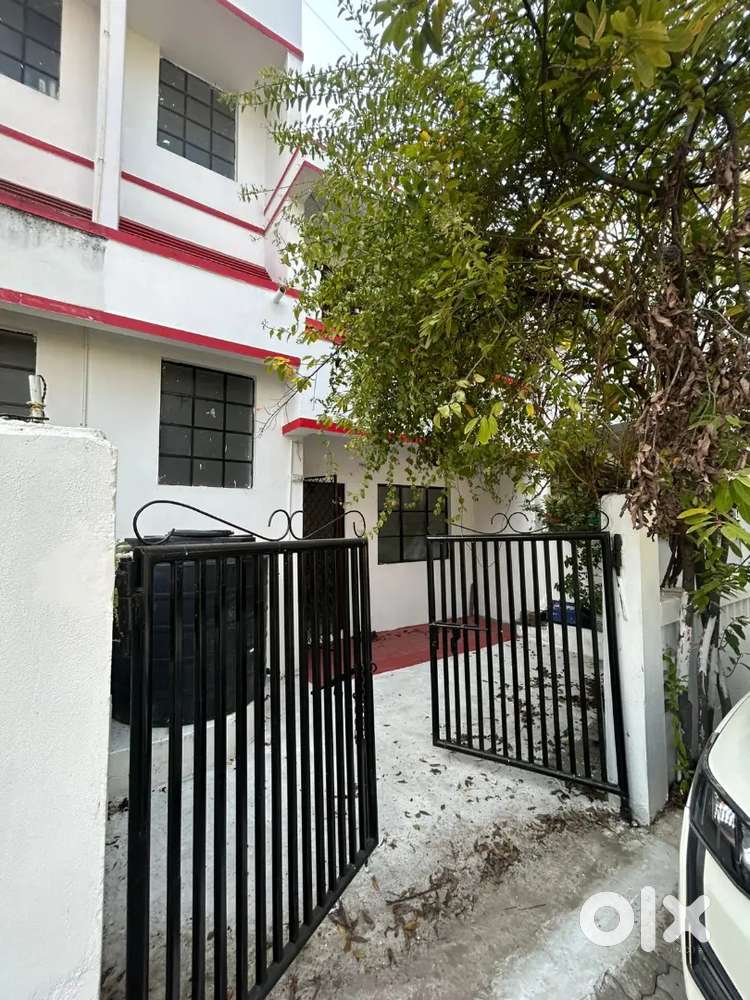 Besa haldiram ke pass 3 bhk duplex only family bacholer office