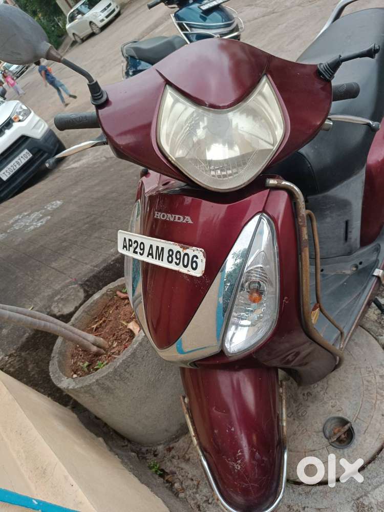 Honda Activa 2010 Maroon colour