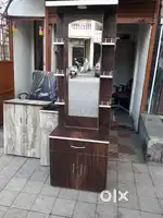 Brand new Dressing Table, with storage compartment,high quality mirror