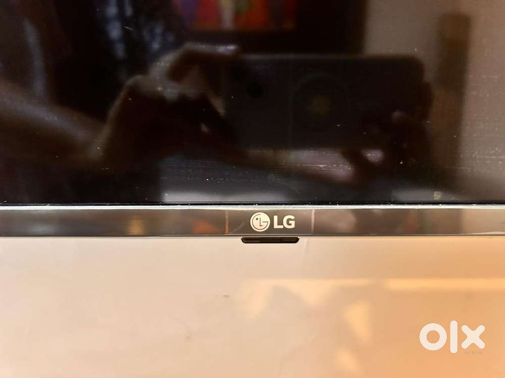 LG Full HD smart TV