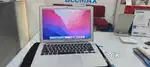 Apple laptop