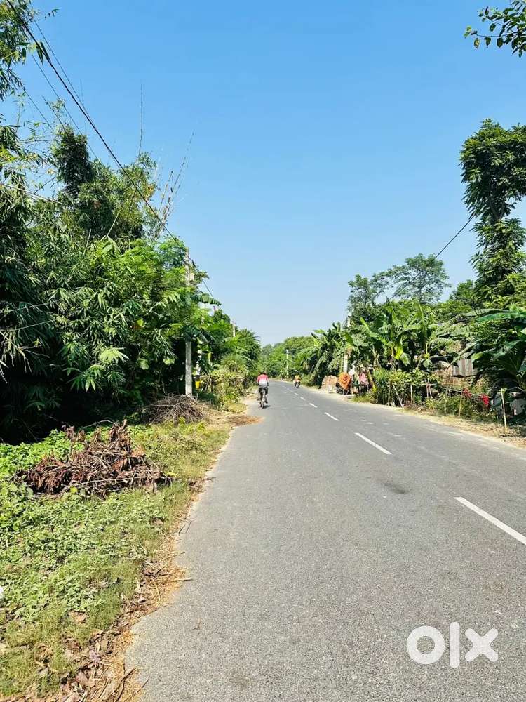 1.05 katha jameen 30 ft road side se