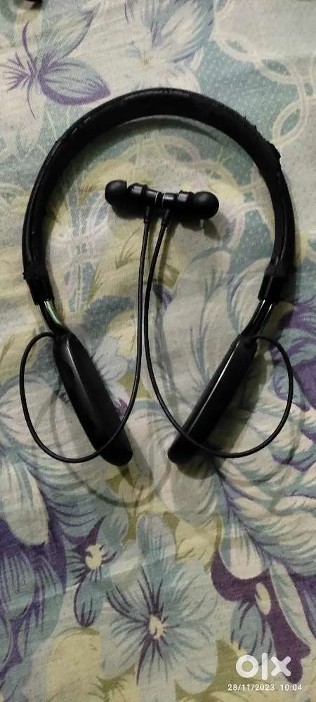 boAt Rockerz 385V2 Bluetooth Ear Neckband Dual Pairing(Active Black)