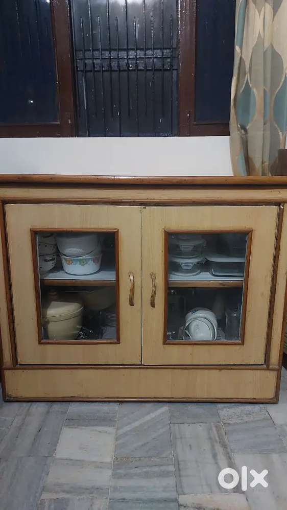 Lower wardrobe