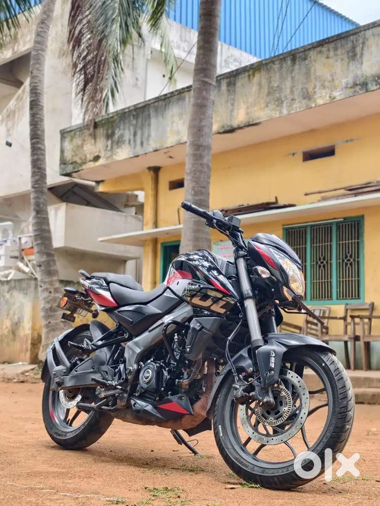 Very neatly used ns200 bike in a very good condition