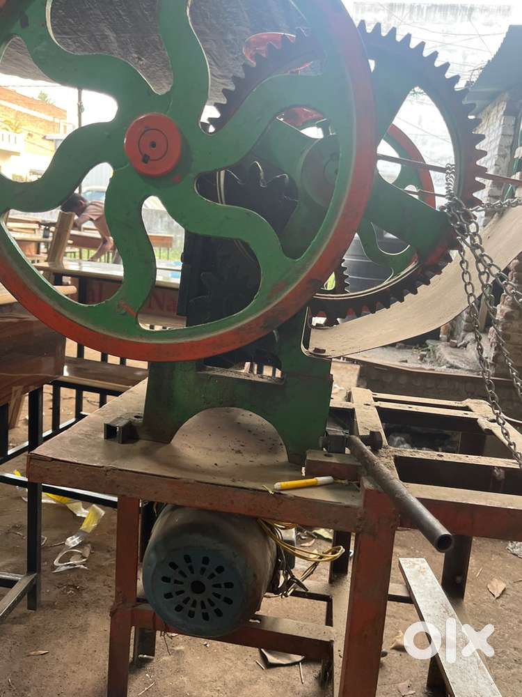 Sugarecan machine only 8. Days use new machine