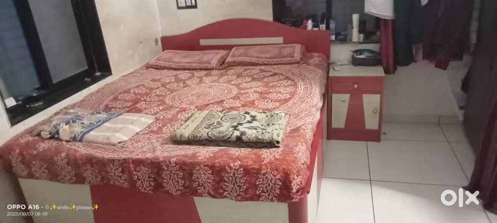Double bed L-6.5Fit and B-6.0Fit With cupboard  Material used SAG