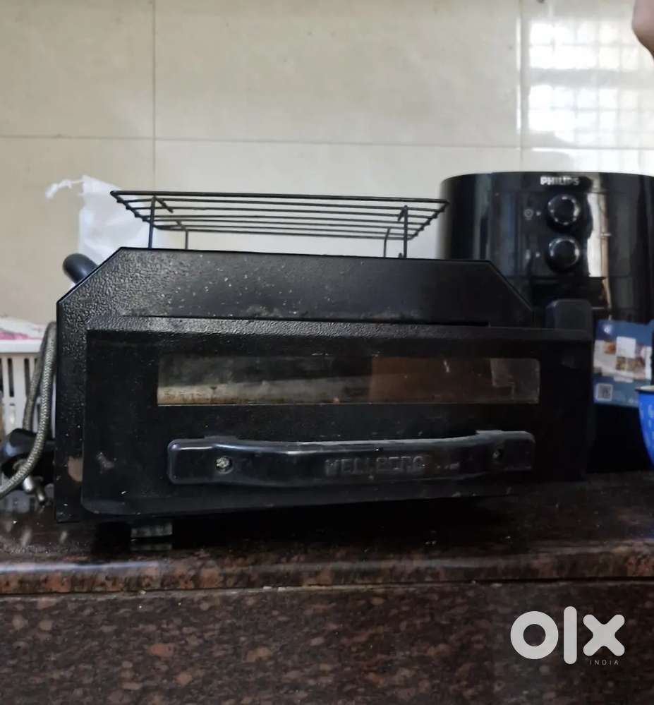 Electric oven available with good condition