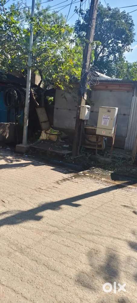 Roadside shop for Rent