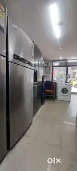 വിശാല മായ ഷോ റൂം / Near metro