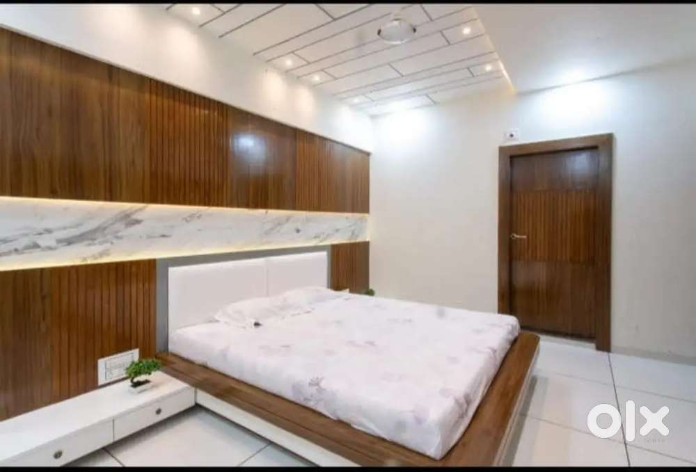 फलेट ओफिस शोरूम में वुडन फर्नीचर ऐंड ओल वकॅ समाधान